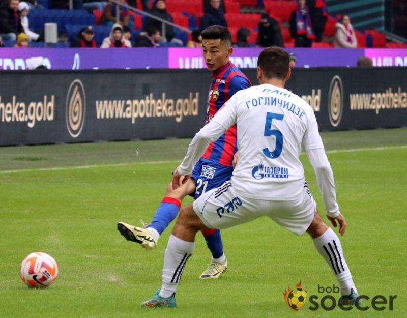 Файзуллаев отдал голевой пас в первом тайме матча с Гонконгом