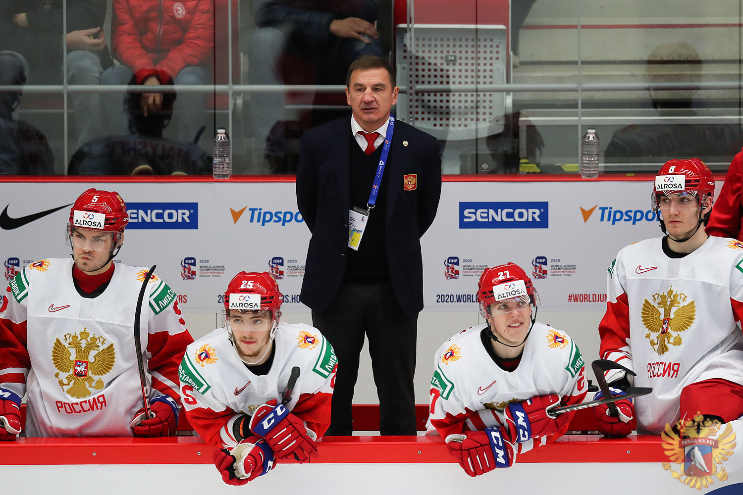Хоккей новый тренер. Тренер молодежной сборной России по хоккею Брагин.