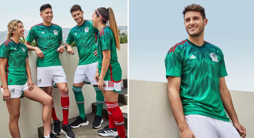 молодой футболист в форме сборной Мексики