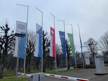 ФИФА приспустила флаги возле штаб-квартиры в связи со смертью Диего Марадоны