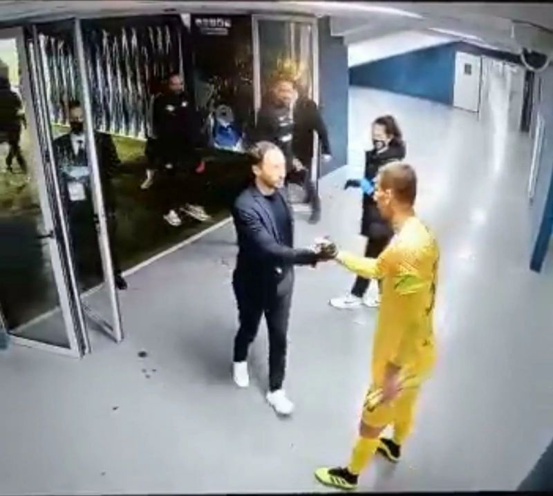 Тедеско пожал руку Джанаеву после матча с Сочи