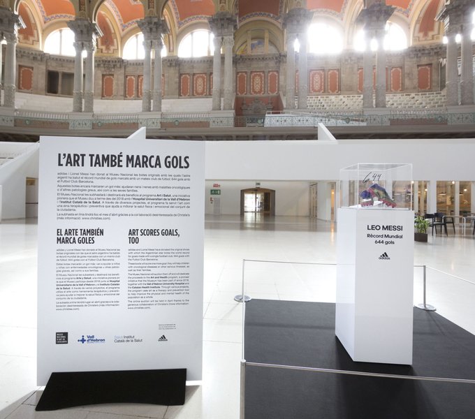 Месси передал в музей Каталонии бутсы, в которых побил рекорд Пеле Месси передал в музей Каталонии бутсы, в которых побил рекорд Пеле