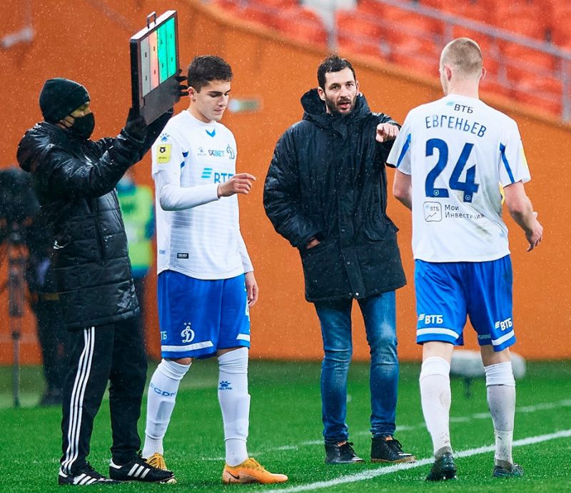 Автора самого молодого гола сезона не взяли в «Зенит». Теперь Захарян сверкает в «Динамо»