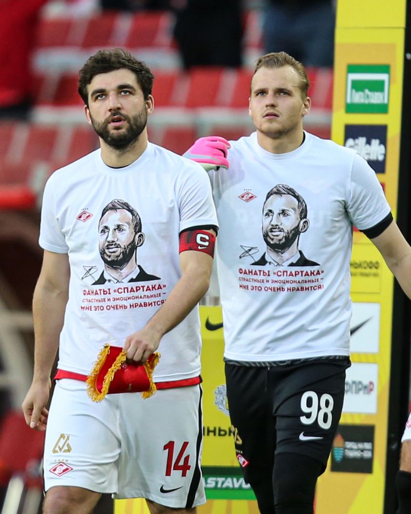 Игроки Спартака вышли на матч с Химками в футболках с изображением Тедеско