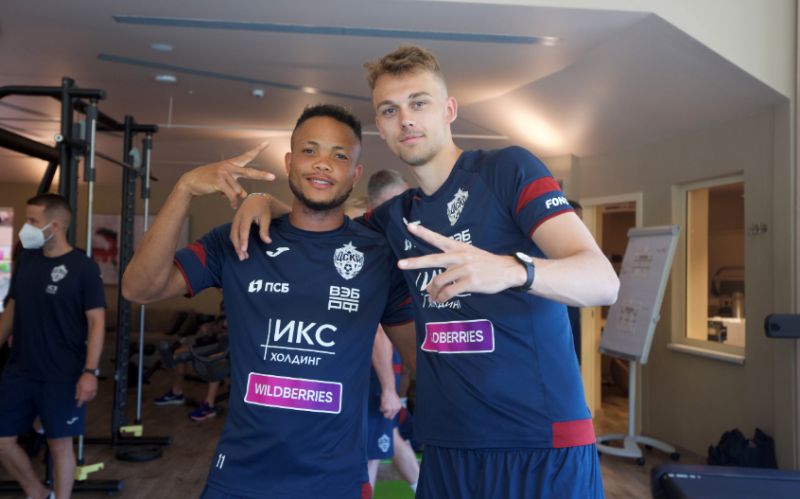 Полузащитник ЦСКА Эмиль Бохинен: Если бы Чиди храпел — выгнал бы его из номера посреди ночи