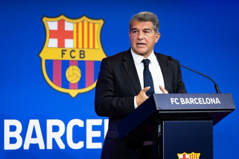 Президент Барселоны сделал заявление о решении клуба расстаться с Месси