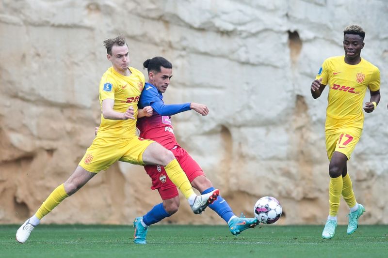 Полузащитник армейцев Хесус Медина: Хочется оставить свой след в истории ПФК ЦСКА. Ролик CSKA TV Полузащитник армейцев Хесус Медина: Хочется оставить свой след в истории ПФК ЦСКА. Ролик CSKA TV