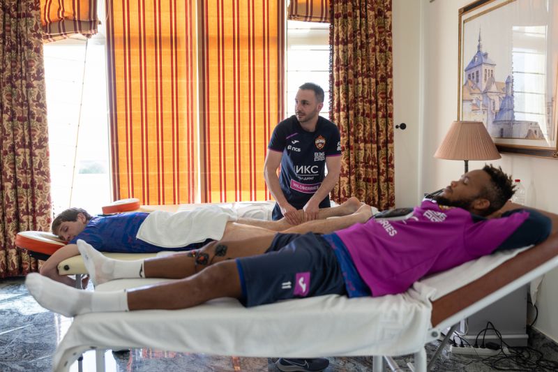 ПФК ЦСКА: Один день в Кампоаморе - 8. Стартовал третий сбор. Ролик CSKA TV ПФК ЦСКА: Один день в Кампоаморе - 8. Стартовал третий сбор. Ролик CSKA TV