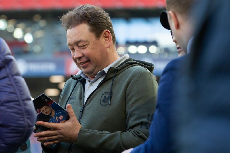 Гендиректор «Рубина» рассказал, продолжит ли Слуцкий работу с командой Гендиректор «Рубина» рассказал, продолжит ли Слуцкий работу с командой