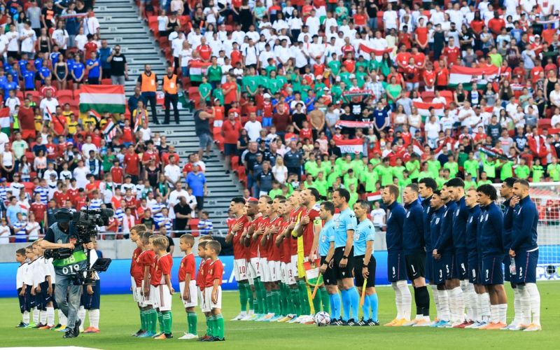 На матч Венгрия - Англия попали 36 тысяч болельщиков несмотря на то, что игра должна пройти без зрителей