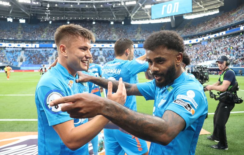 «Зенит» унизил «Локомотив»: чемпиону потребовалось всего полчаса «Зенит» унизил «Локомотив»: чемпиону потребовалось всего полчаса