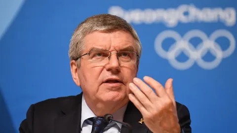 Глава МОК Бах в ближайшее время обсудит с главами федераций участие российских спортсменов Глава МОК Бах в ближайшее время обсудит с главами федераций участие российских спортсменов