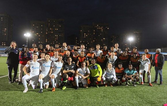 Команда болельщиков «Зенита» провела международный товарищеский матч с «Блэк Даймондс»