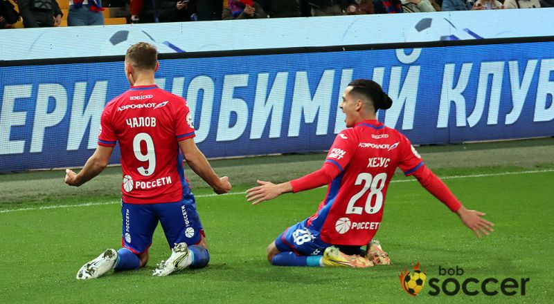 ЦСКА выигрывает у Спартака после первого тайма