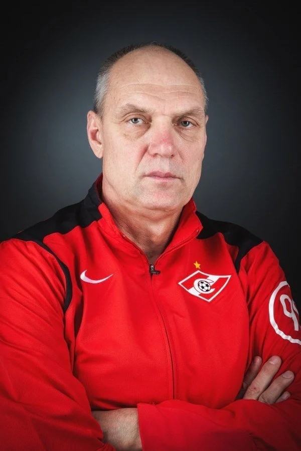 «Локомотиву» придётся подстраивать игру под Дзюбу». Бубнов о громких трансферах железнодорожников «Локомотиву» придётся подстраивать игру под Дзюбу». Бубнов о громких трансферах железнодорожников