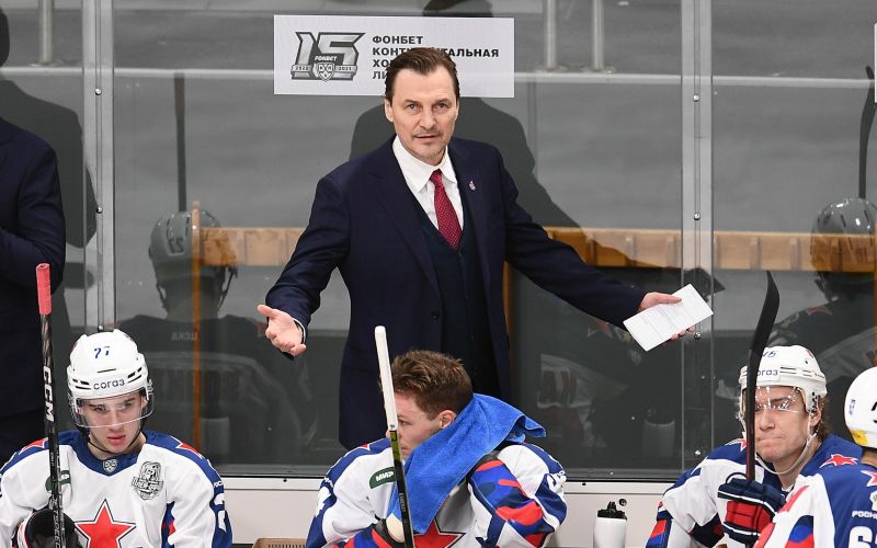 Главный тренер хоккейного ЦСКА дал совет тренеру футбольного ЦСКА Главный тренер хоккейного ЦСКА дал совет тренеру футбольного ЦСКА