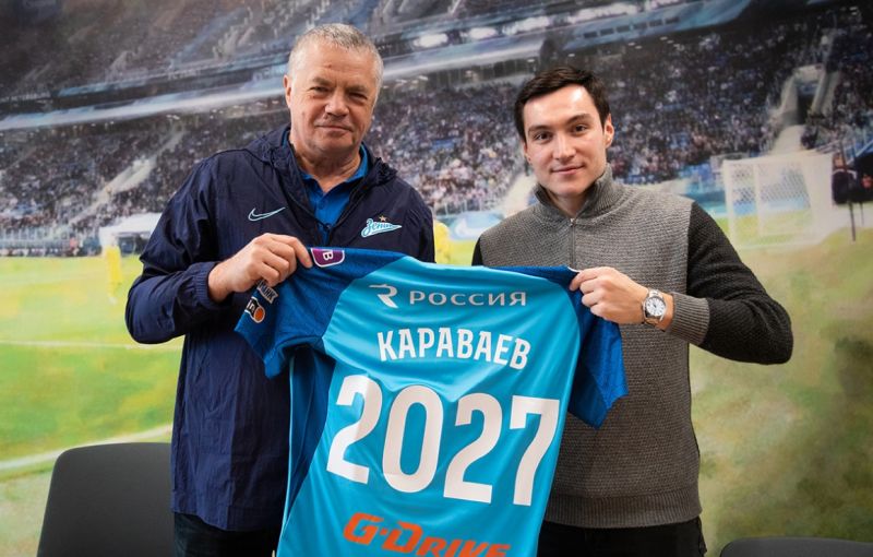 Официально: Сине-бело-голубые продлили контракт с Вячеславом Караваевым
