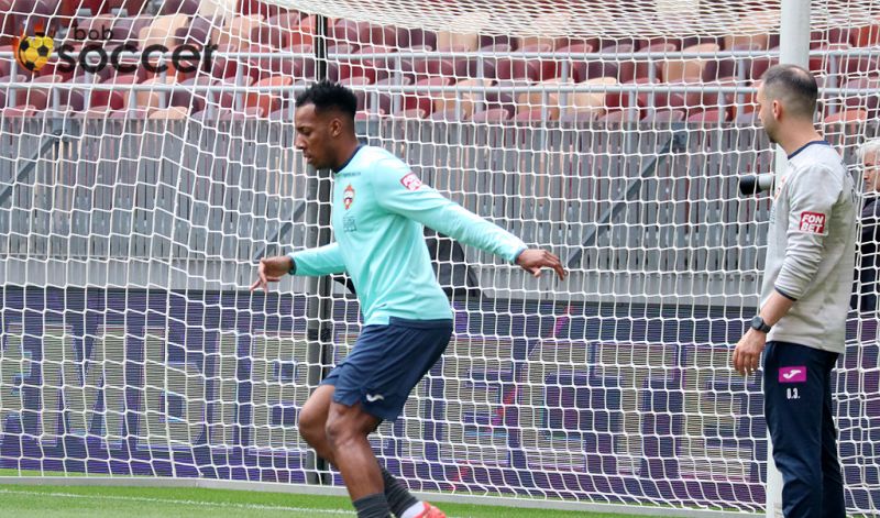 Фоторепортаж с тренировки ЦСКА в Лужниках