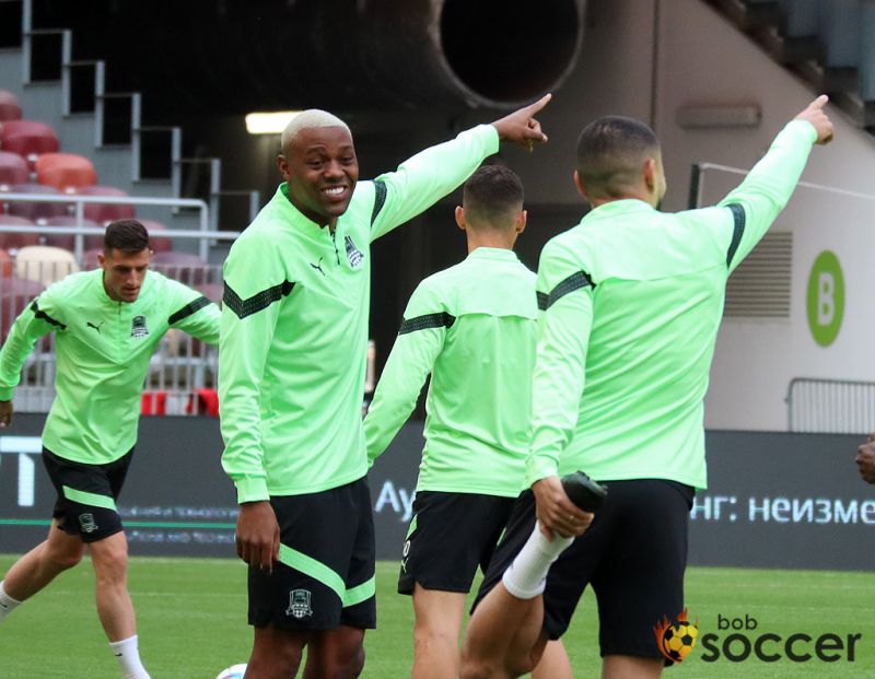 Фоторепортаж с тренировки Краснодара в Лужниках