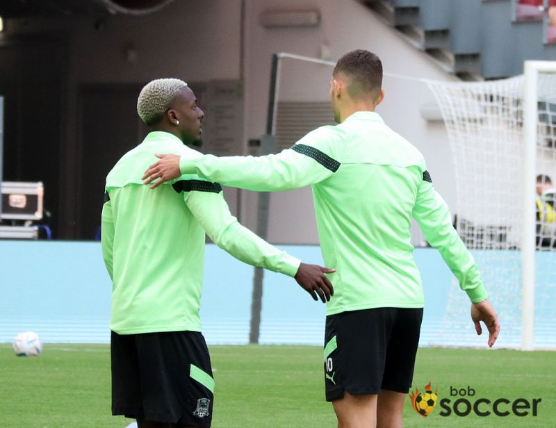 Фоторепортаж с тренировки Краснодара в Лужниках