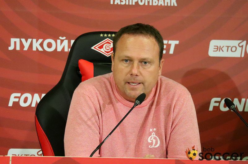 Тренер Динамо жестко раскритиковал футболистов после разгрома от Спартака