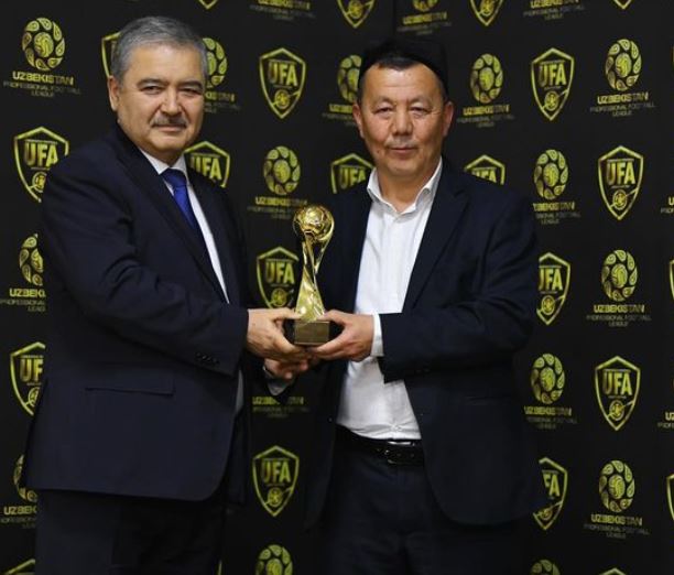 Файзуллаев поблагодарил ЦСКА, семью и болельщиков после признания лучшим футболистом Узбекистана