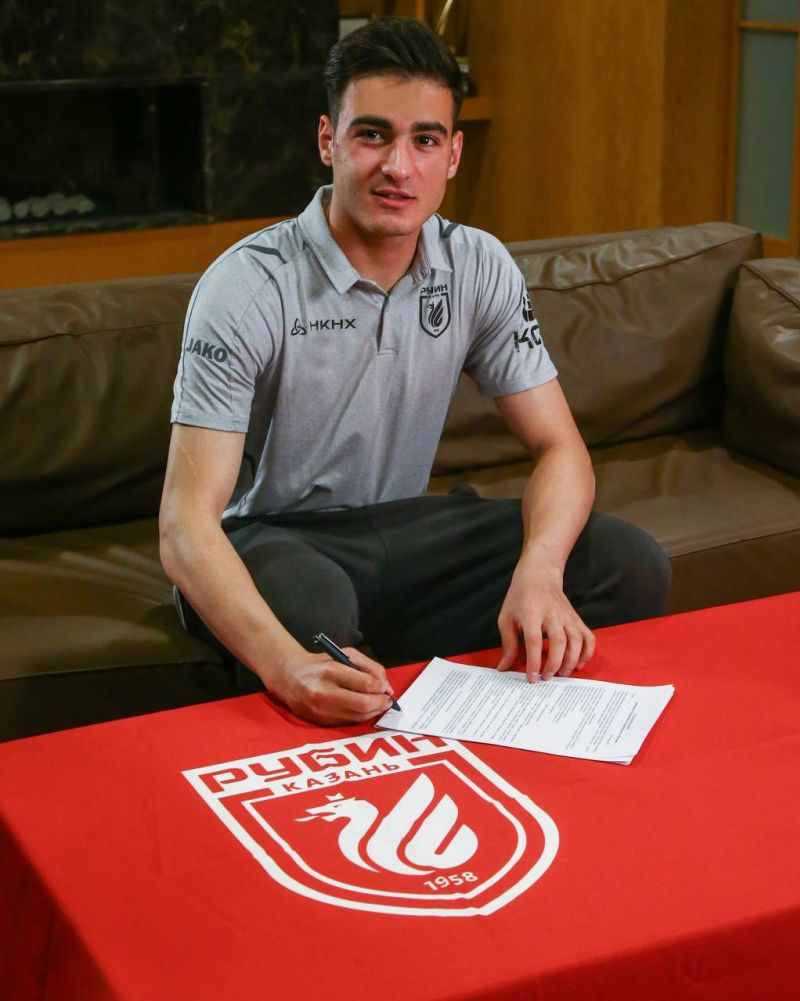 Рубин подписал контракт с 17-летним иранским форвардом на три года