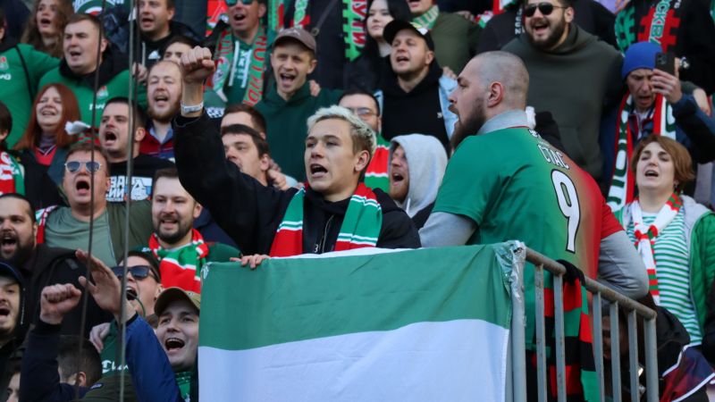 У игроков «Локомотива» состоялся разговор с болельщиками после вылета из Кубка России