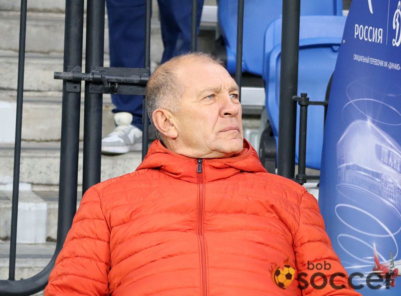 «Это вмешательство третьих лиц, никто меня не переубедит» - президент Урала о судействе матча с Родиной
