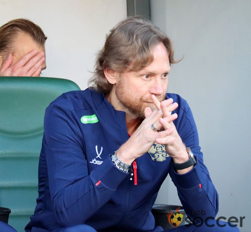 Карпин предложил забрать у «Матч ТВ» игры сборной России и поспорил с генпродюсером канала