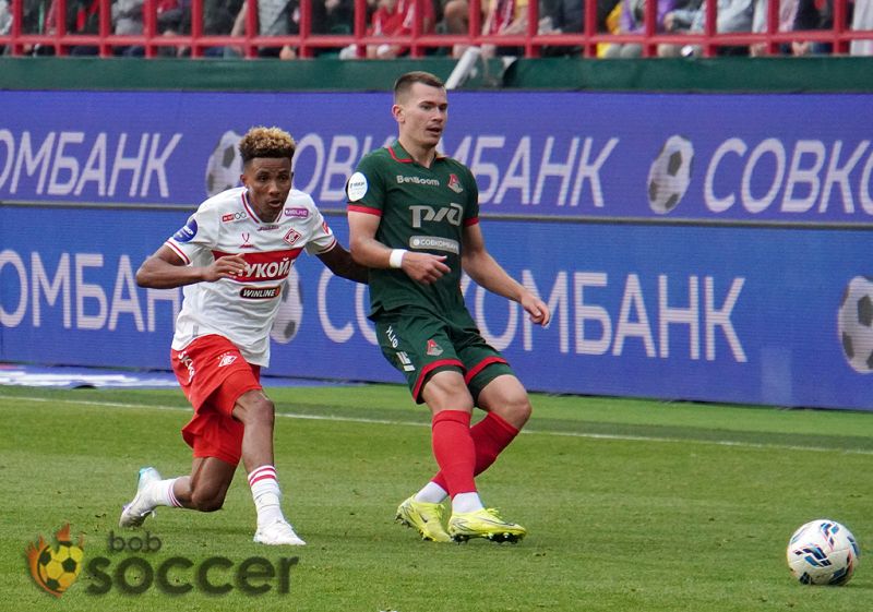 Локомотив переиграл Спартак и продолжает лидировать. Фоторепортаж с матча