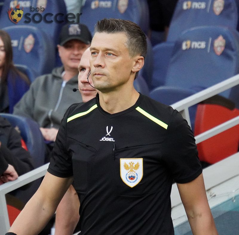 Николаев о судействе матча ЦСКА - Акрон: Одна из лучших работ Казарцева за последнее время