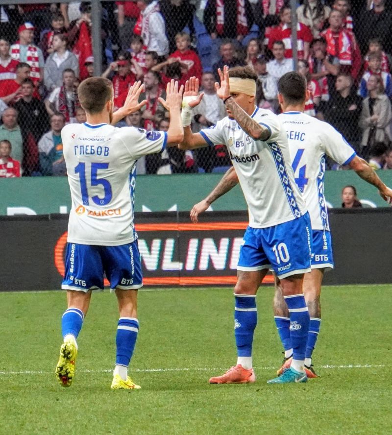 Динамо сравняло счет в матче со Спартаком, 1:1