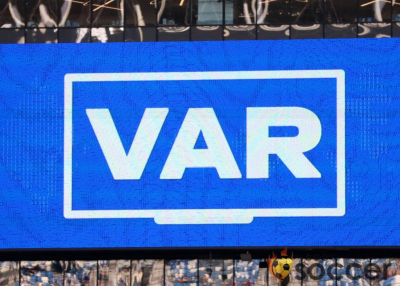 Лапочкин считает, что судьи РПЛ непоследовательны в своих решениях