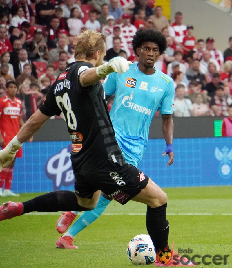 Зенит без Кассьерры и Дугласа Сантоса  Зенит без Кассьерры и Дугласа Сантоса