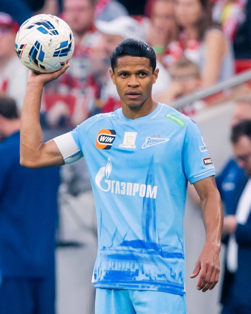 Игрок Зенита Дуглас Сантос заявил, что не выйдет на поле до конца года из-за травмы