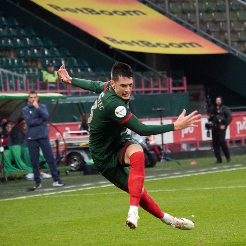 Локомотиву хватило одного гола. Фоторепортаж с матча с Оренбургом