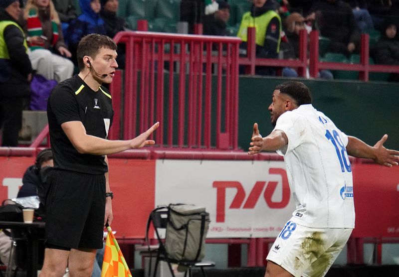 Локомотиву хватило одного гола. Фоторепортаж с матча с Оренбургом