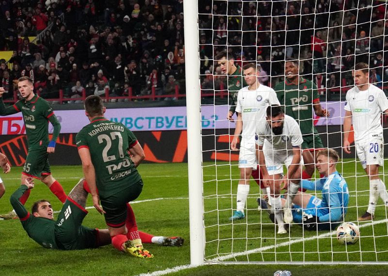 Локомотиву хватило одного гола. Фоторепортаж с матча с Оренбургом