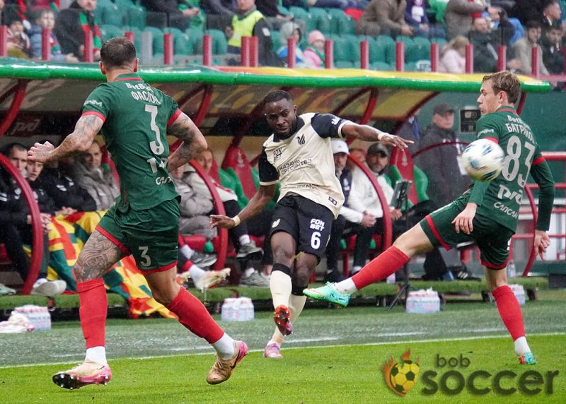 Локомотив прервал ничейную серию. Фоторепортаж с матча с Рубином