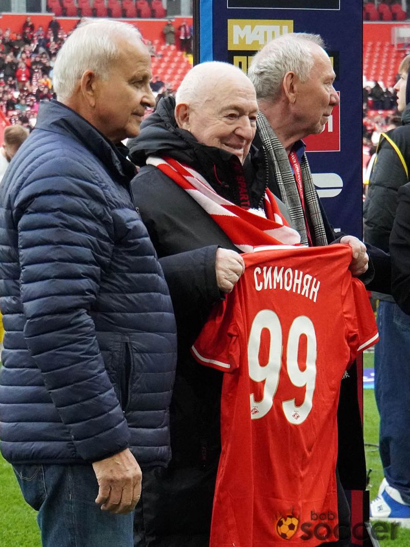 Федерация футбола Армении назвала Никиту Симоняна гордостью нации