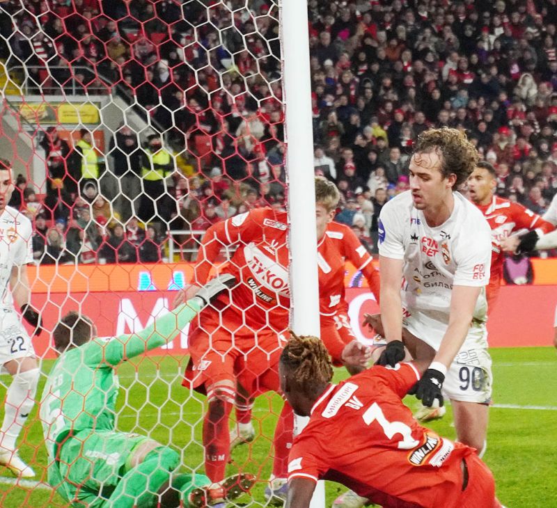 Газзаев о голе «Спартака»: «Акинфеева блокировали. На мой взгляд, был фол»