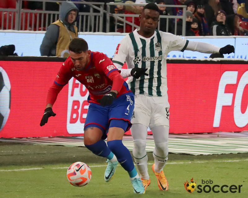 Роша назвал Кордобу неприятным нападающим: «Все 90 минут толкает тебя в спину. Настоящая машина»