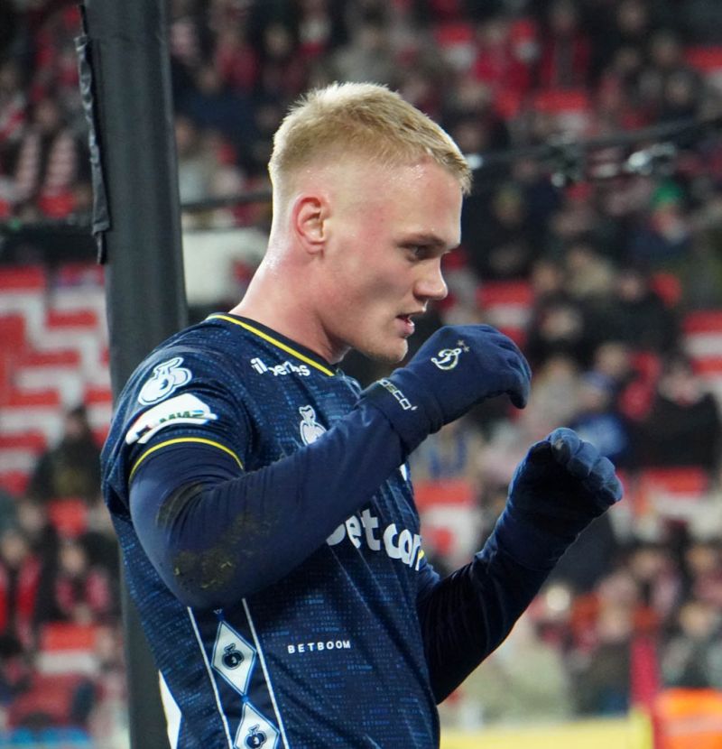 «Линии офсайда чертит компьютер, а не судьи по линейке». Булыкин – о незасчитанных голах «Динамо»