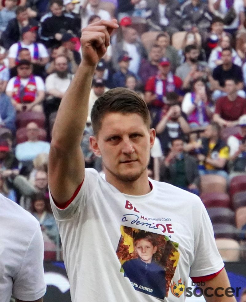 Защитник ЦСКА Дивеев посетил матч 6-го тура ЛЧ между «Интером» и «Ливерпулем»