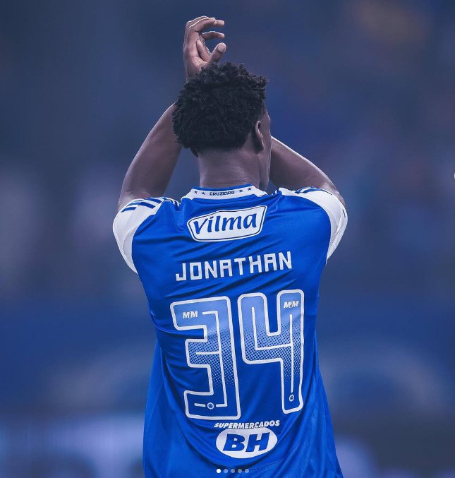 «Крузейро» требует от «Зенита» не менее € 12 млн за бразильского защитника — ESPN «Крузейро» требует от «Зенита» не менее € 12 млн за бразильского защитника — ESPN