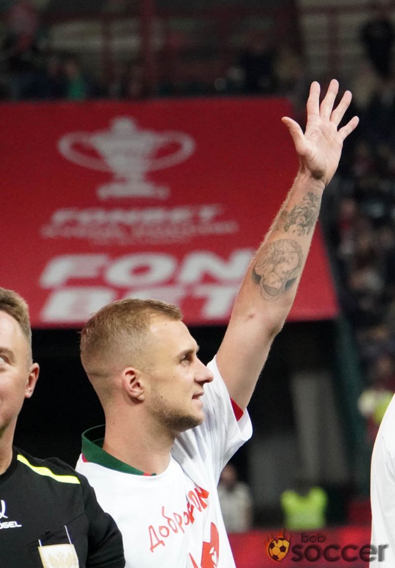 Директор ЦСКА Бабаев включил Баринова в топ-5 лучших игроков 2025 года