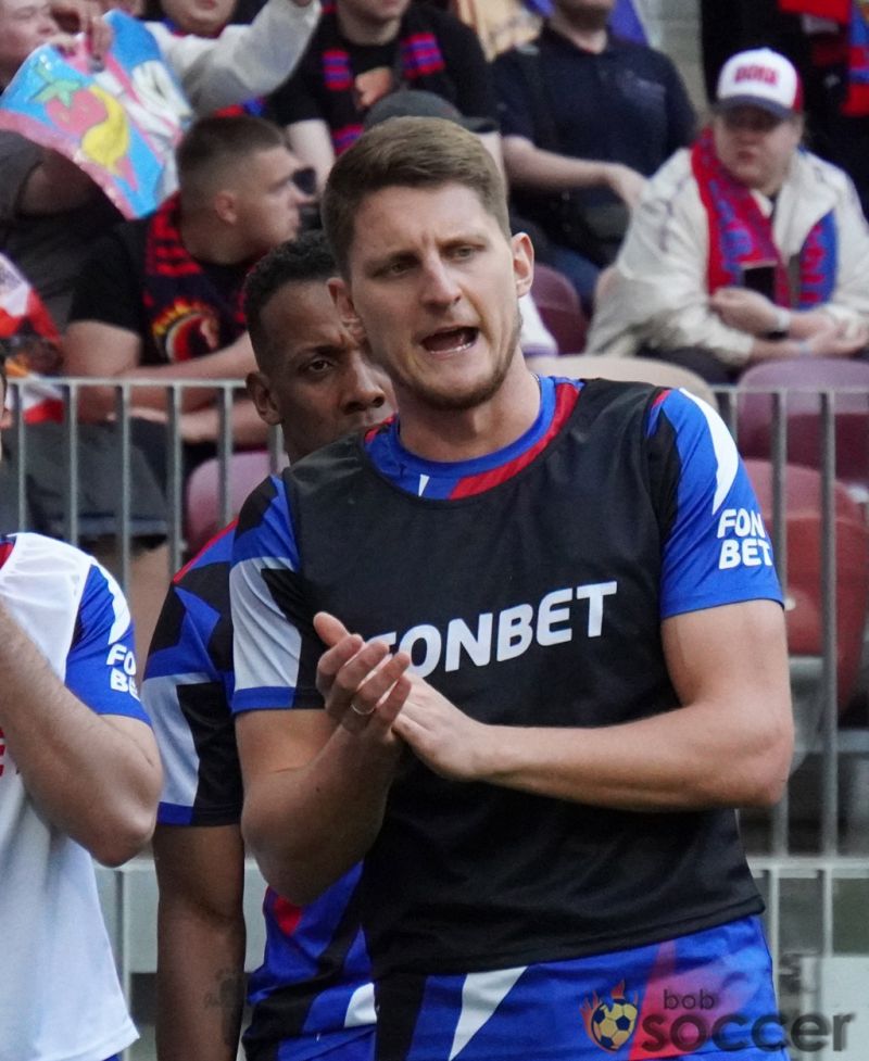 Источник: ЦСКА и «Зенит» согласовали обмен Дивеева на Гонду. Сделка зависит от решения москвичей