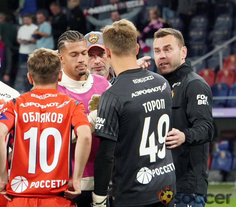 Если Акинфеев до сих пор играет, значит он сильнее Торопа - Чанов