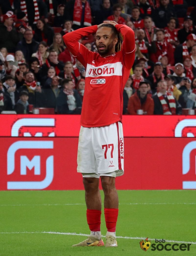  «Спартак» никого из игроков не покупает и не продает. Все ищут главного тренера